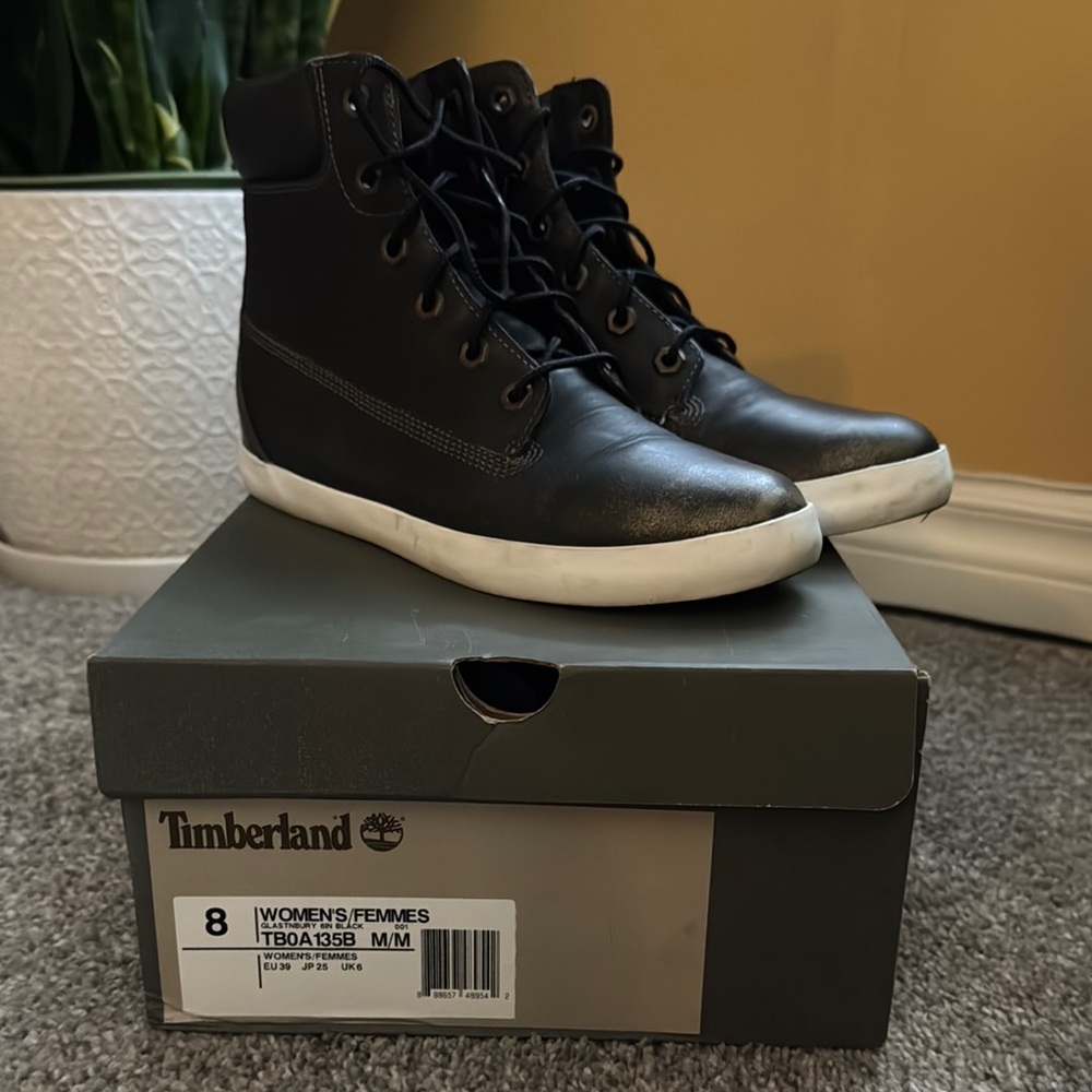 Timberland Women’s Black Leather lace up Boots